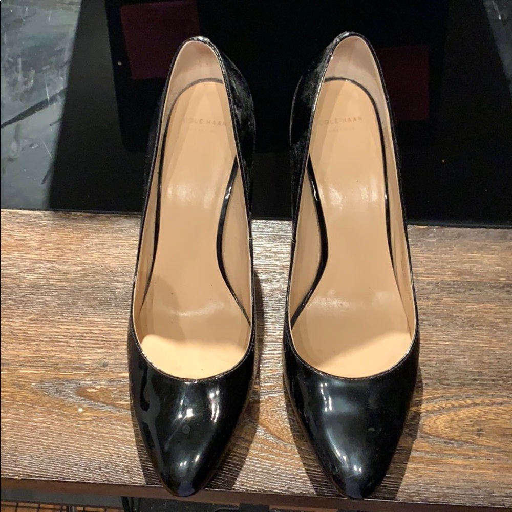 Cole Haan Black pumps